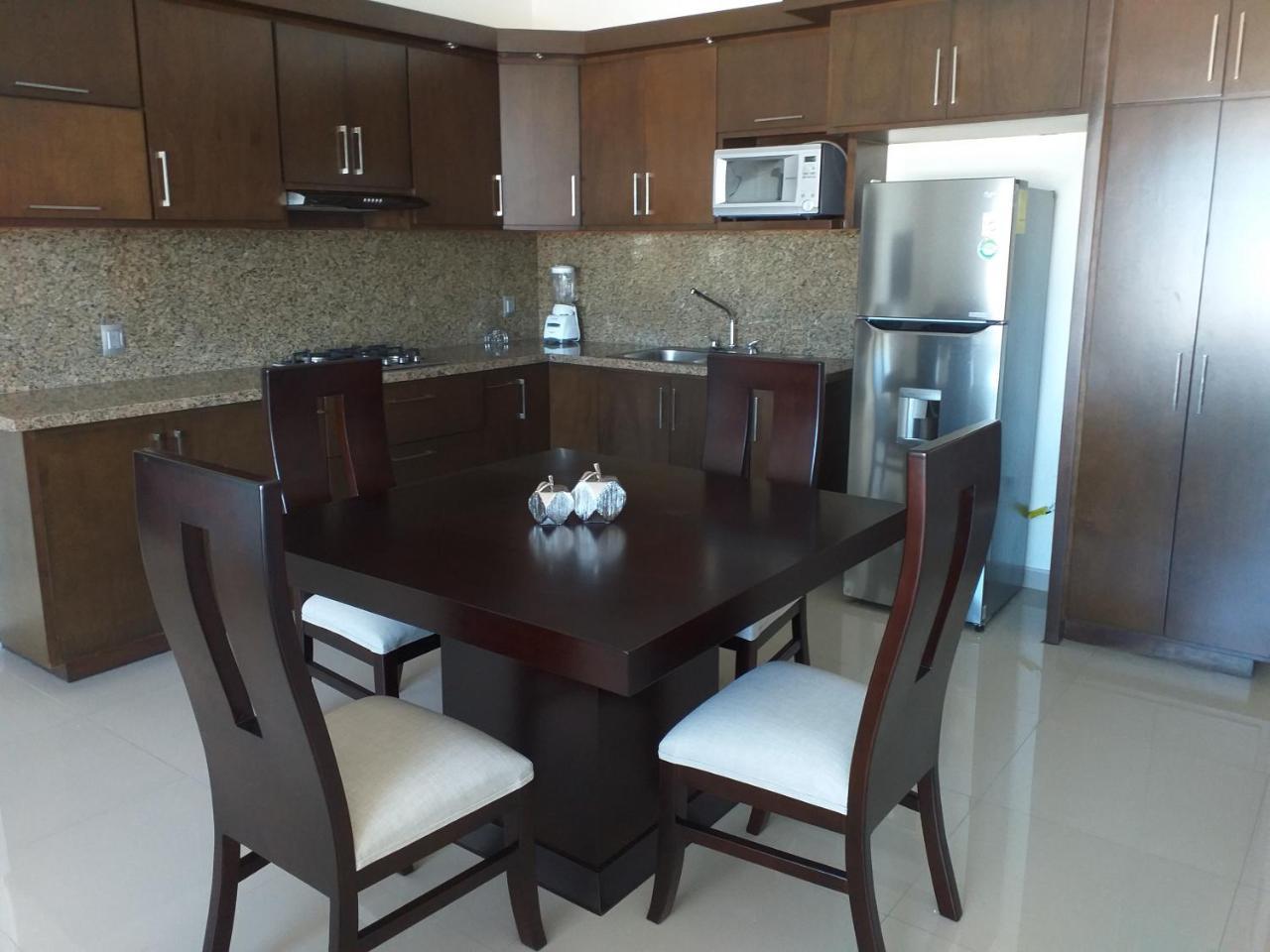 Renta Vacacional A 2 Cuadras De La Playa O Malecon De Mazatlan Apartment Ngoại thất bức ảnh